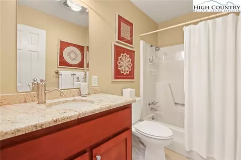 Bath - 580 Cedar Ln, Boone, NC 28607 photo 2 of 4