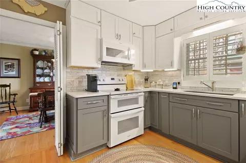 Kitchen - 580 Cedar Ln, Boone, NC 28607 photo 4 of 5