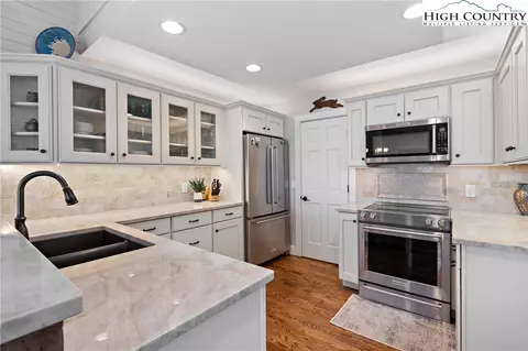 Kitchen - 298 Tree Top Rdg, Boone, NC 28607 photo 3 of 6