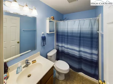 6052 Pointe West Ln, Vale, NC 28168 photo 11