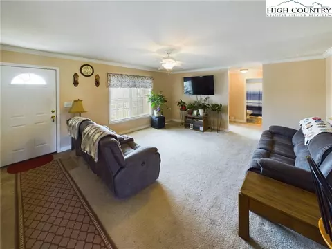 6052 Pointe West Ln, Vale, NC 28168 photo 3