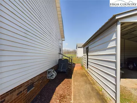 6052 Pointe West Ln, Vale, NC 28168 photo 18