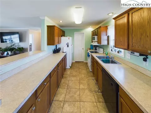 6052 Pointe West Ln, Vale, NC 28168 photo 6