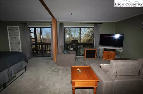 101 Lower Holiday Ln #B-105, Beech Mountain, NC 28604