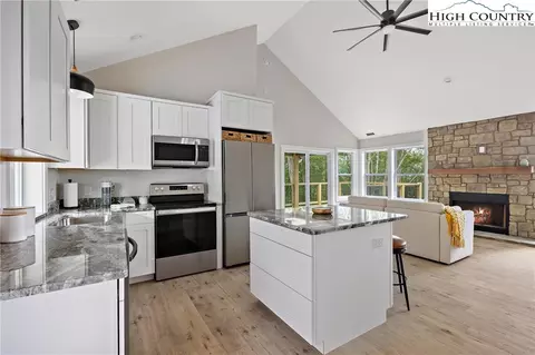 110 Windridge Rd, Beech Mountain, NC 28604 photo 9