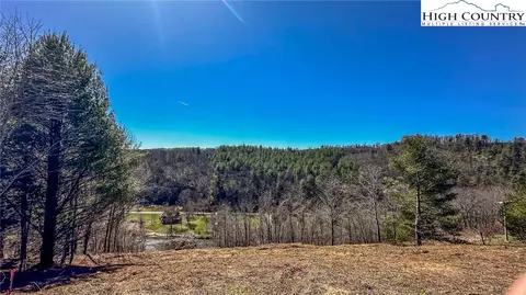 28 Green Meadows Dr, Todd, NC 28684