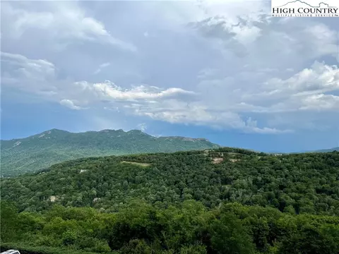 303 Sugar Top Dr #2410, Sugar Mountain, NC 28604