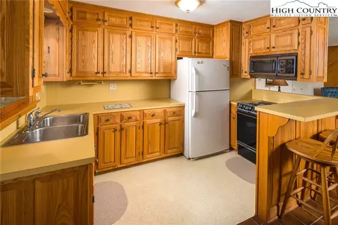 197 Hidden Ln, Boone, NC 28607 photo 16