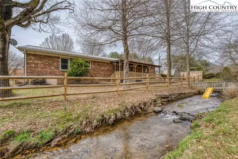 374 Brook Ln, West Jefferson, NC 28694
