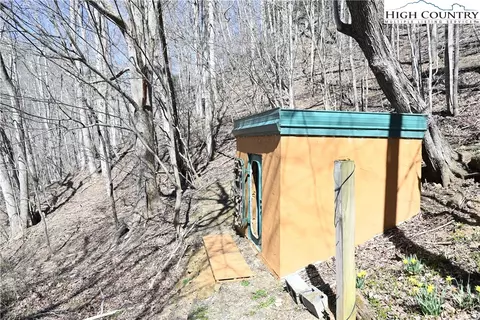 2701 Threetop Rd, Creston, NC 28615 photo 5