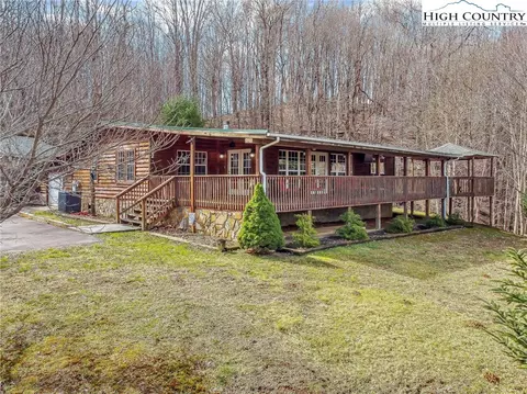 575 Johnson Farms Rd, Lansing, NC 28643