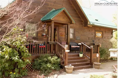 555 Country Ridge Rd, Jefferson, NC 28640