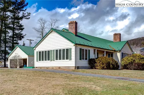 261 Grayson St, Sparta, NC 28675