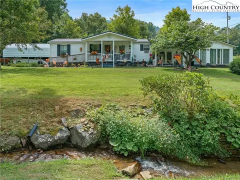 3136 Hughes Gap Rd, Bakersville, NC 28705