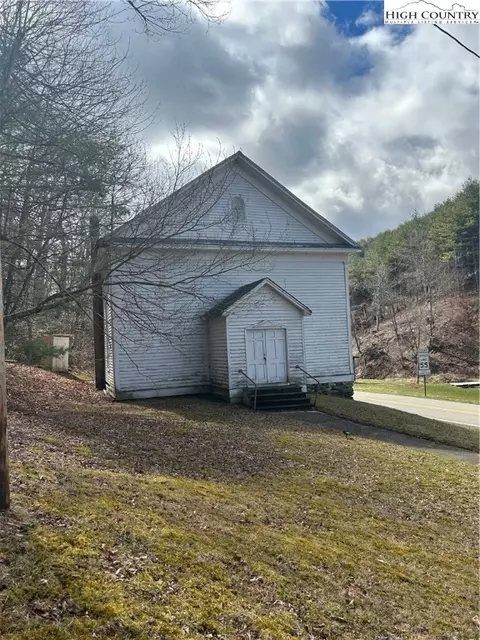 110 Bassett Young Rd, Grassy Creek, NC 28631