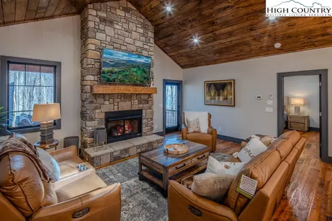 Living - 205 Upper Grouse Ridge Rd, Beech Mountain, NC 28604 photo 3 of 4