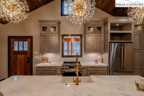 Kitchen - 205 Upper Grouse Ridge Rd, Beech Mountain, NC 28604 photo 2 of 5