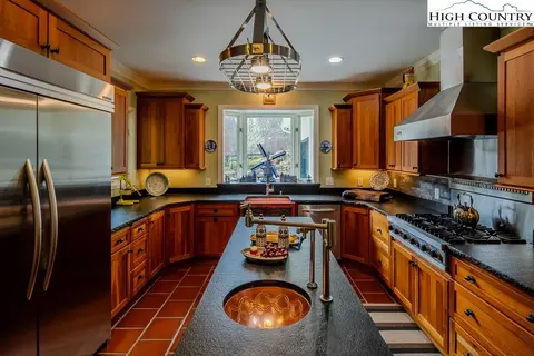 Kitchen - 909 Daisy Ridge Rd, Banner Elk, NC 28604 photo 2 of 7