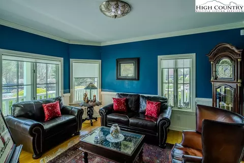 Living - 909 Daisy Ridge Rd, Banner Elk, NC 28604 photo 3 of 3