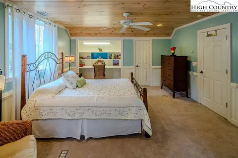 Bedroom - 909 Daisy Ridge Rd, Banner Elk, NC 28604 photo 3 of 6