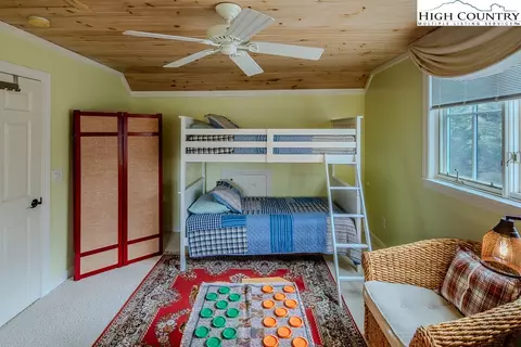 Bedroom - 909 Daisy Ridge Rd, Banner Elk, NC 28604 photo 2 of 6