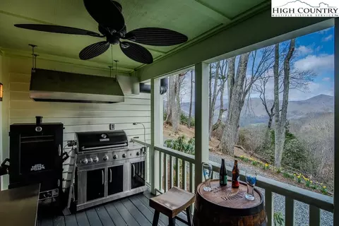 Exterior - 909 Daisy Ridge Rd, Banner Elk, NC 28604 photo 6 of 12