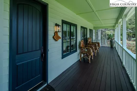 Exterior - 909 Daisy Ridge Rd, Banner Elk, NC 28604 photo 8 of 12