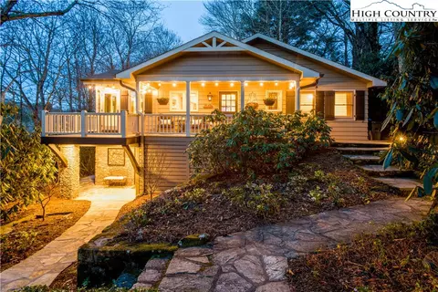 155 Rickard Dr, Blowing Rock, NC 28605