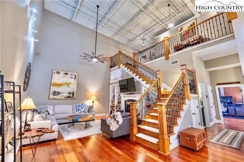 215 S Jefferson Ave #202, West Jefferson, NC 28694