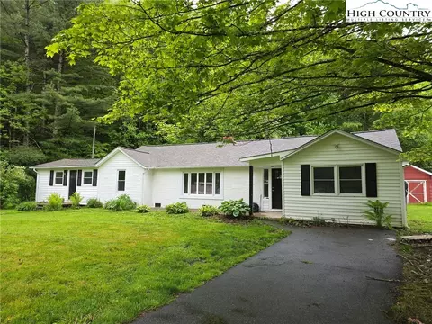 1207 Meat Camp Rd, Boone, NC 28607