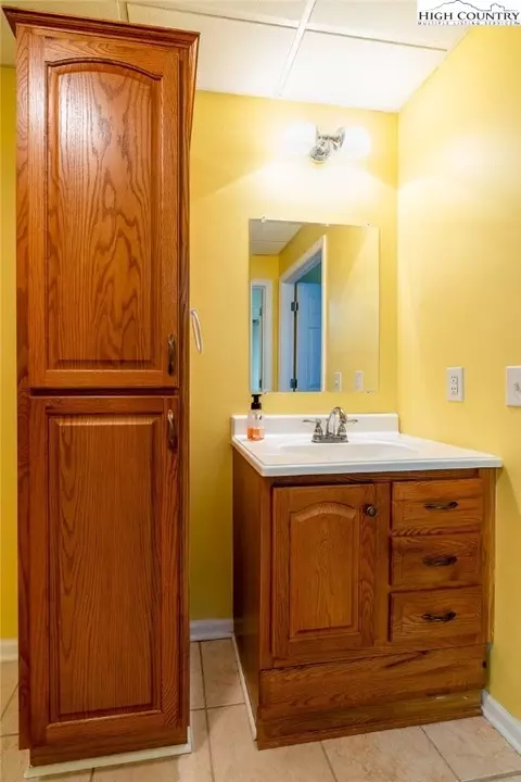 Bath - 3036 Little Windfall Rd, Lansing, NC 28643 photo 7 of 7