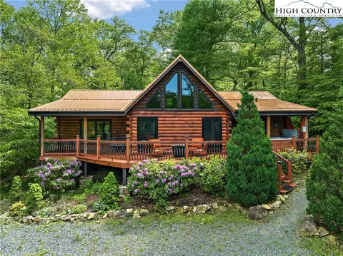 324 Rough Ridge Rd, Sugar Mountain, NC 28604
