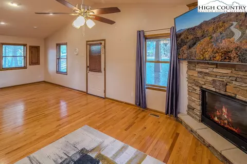 166 Lylas Way, Deep Gap, NC 28618 photo 6