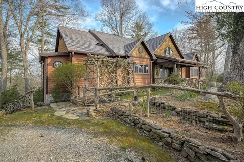 224 Man O War North Dr, Vilas, NC 28692