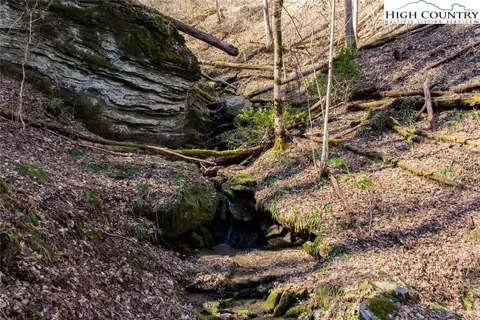8076 Elk Creek Rd, Deep Gap, NC 28618 photo 8