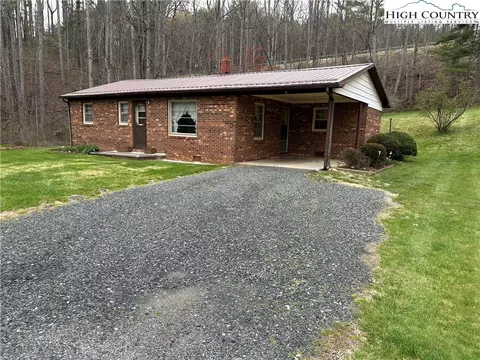 192 C Greensboro Rd, Crumpler, NC 28617