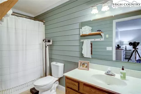 Bath - 208 River Bend Rd, Sparta, NC 28675 photo 2 of 2