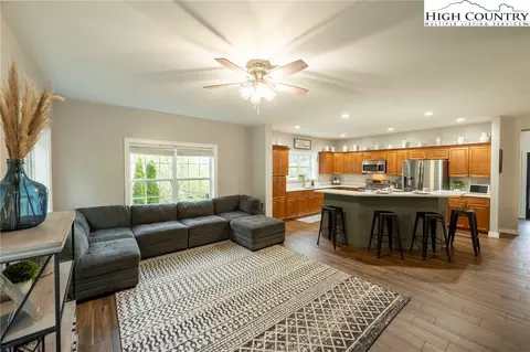 Living - 202 Herman Ln, Boone, NC 28607 photo 2 of 6