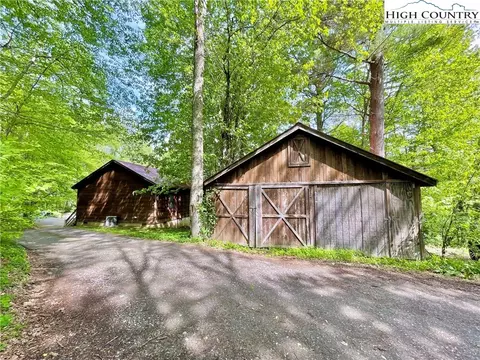 150 Red Feather Trl, Boone, NC 28607 photo 3