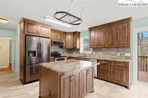 Kitchen - 137 Hawk Ter, Vilas, NC 28692 photo 3 of 6