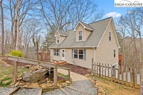 137 Hawk Ter, Vilas, NC 28692