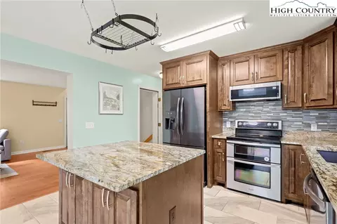 Kitchen - 137 Hawk Ter, Vilas, NC 28692 photo 4 of 6