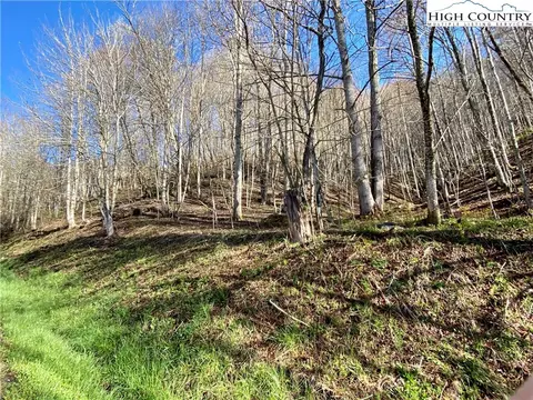 14842 Nc 226 N Hwy, Bakersville, NC 28705