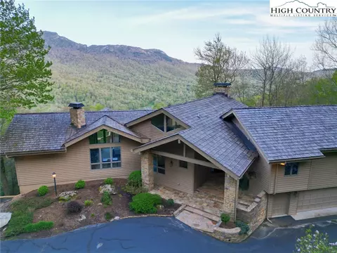 1033 Ridge Dr, Linville, NC 28646