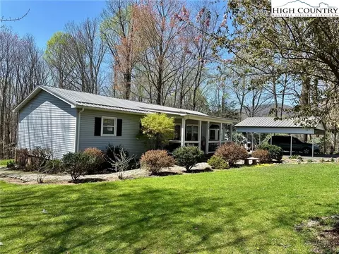 126 Ridge Dr, Jefferson, NC 28640