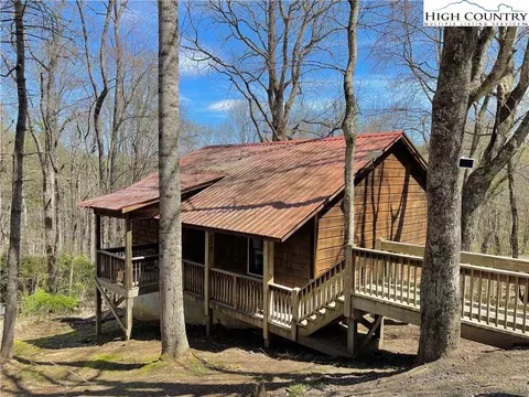 173 Red Feather Trl, Boone, NC 28607