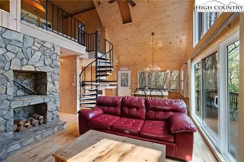 556558 Thorncliff Dr, Seven Devils, NC 28604 photo 39