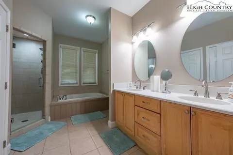 Bath - 766 Parkcrest Dr, Boone, NC 28607 photo 1 of 5