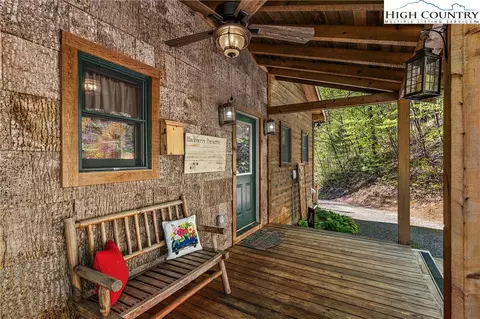 9037 Blackberry Rd, Lenoir, NC 28645