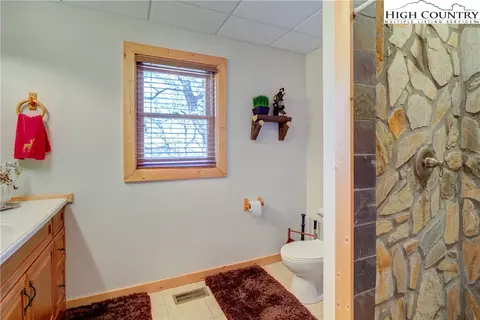 Bath - 83 Ladybug Ln, Sparta, NC 28675 photo 6 of 7